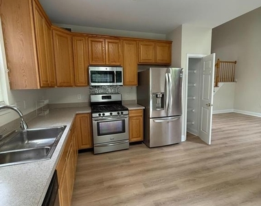 47 Ross Way - Photo Thumbnail 14