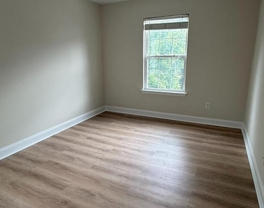 47 Ross Way - Photo Thumbnail 33