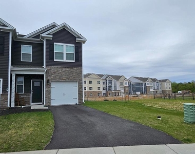 50 Peregrine Way - Photo Thumbnail 1