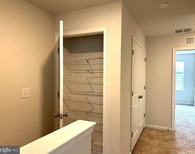 50 Peregrine Way - Photo Thumbnail 13