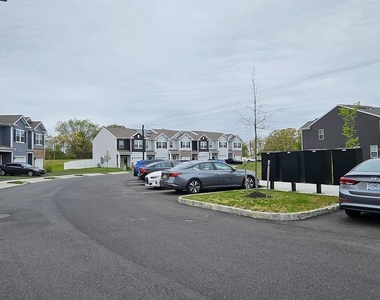 50 Peregrine Way - Photo Thumbnail 25