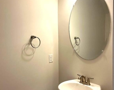 50 Peregrine Way - Photo Thumbnail 10