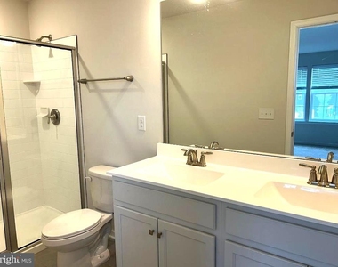 50 Peregrine Way - Photo Thumbnail 15