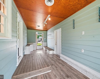 16 Ford Avenue - Photo Thumbnail 15