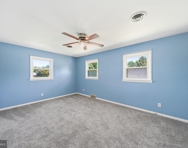 16 Ford Avenue - Photo Thumbnail 17