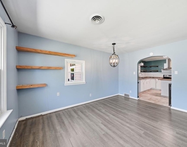16 Ford Avenue - Photo Thumbnail 9