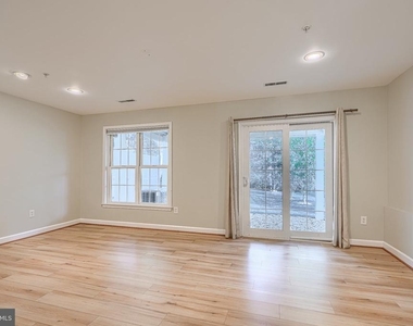 5407 Commerce Row - Photo Thumbnail 2