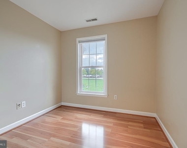 5407 Commerce Row - Photo Thumbnail 15