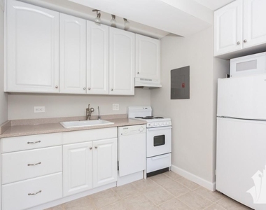 445 W Wellington - Photo Thumbnail 4