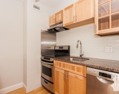 445 W Wellington - Photo Thumbnail 5