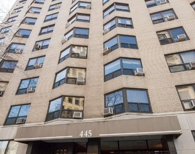 445 W Wellington - Photo Thumbnail 1