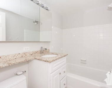 445 W Wellington - Photo Thumbnail 9