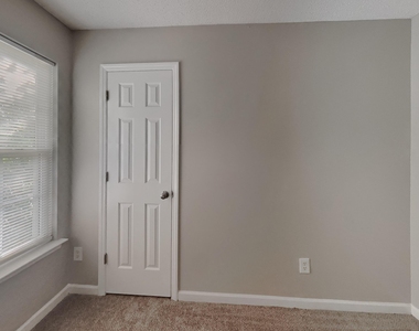 4812 Silverdene Street - Photo Thumbnail 12