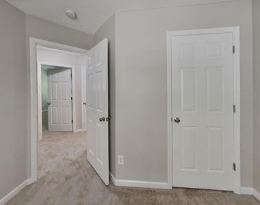 4812 Silverdene Street - Photo Thumbnail 10