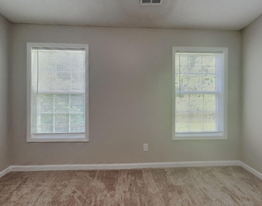 4812 Silverdene Street - Photo Thumbnail 5