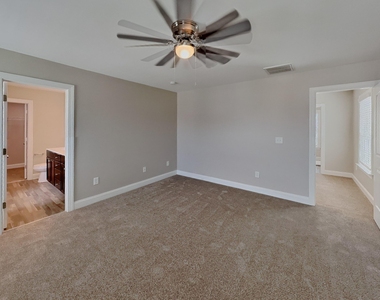 834 Lakemont Drive - Photo Thumbnail 6