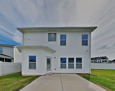 834 Lakemont Drive - Photo Thumbnail 15
