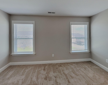 834 Lakemont Drive - Photo Thumbnail 7