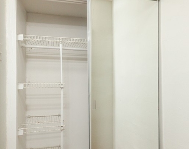 1164 N Dearborn - Photo Thumbnail 8