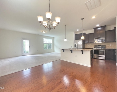 606 Briarcliff Street - Photo Thumbnail 2