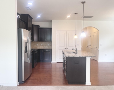 606 Briarcliff Street - Photo Thumbnail 4