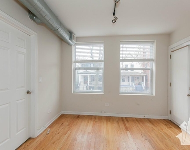 2520 W Leland Ave - Photo Thumbnail 5