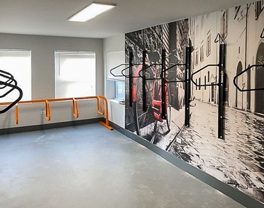 2520 W Leland Ave - Photo Thumbnail 12