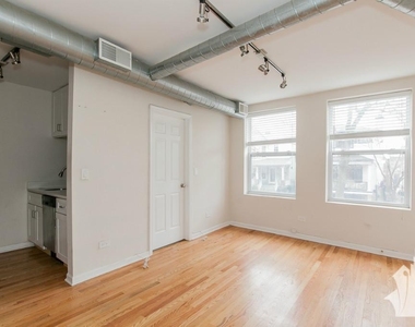 2520 W Leland Ave - Photo Thumbnail 3