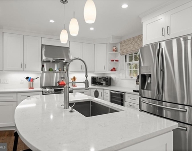 6709 Pemberton Street - Photo Thumbnail 14