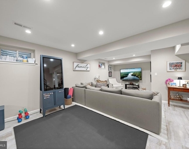 6709 Pemberton Street - Photo Thumbnail 33