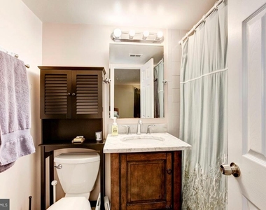 150 Monroe Street - Photo Thumbnail 17