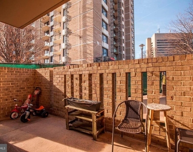 150 Monroe Street - Photo Thumbnail 20