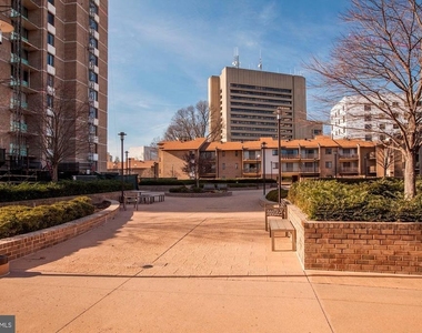 150 Monroe Street - Photo Thumbnail 22