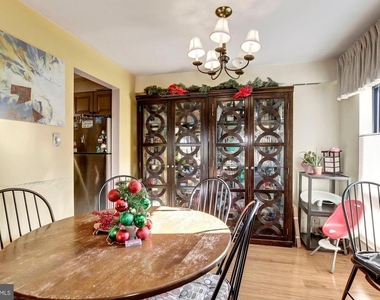 150 Monroe Street - Photo Thumbnail 7
