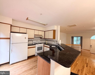 13759 Lark Song Drive - Photo Thumbnail 6