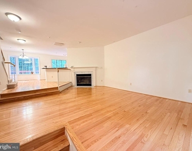 13759 Lark Song Drive - Photo Thumbnail 3