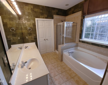 606 Lyon Tree Lane - Photo Thumbnail 17