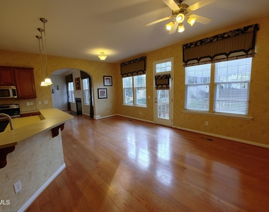 606 Lyon Tree Lane - Photo Thumbnail 10