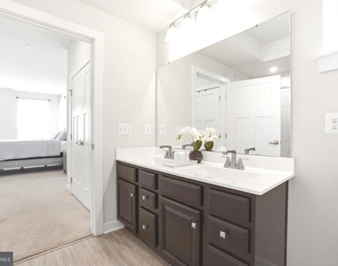 10020 Ruffian Way - Photo Thumbnail 15