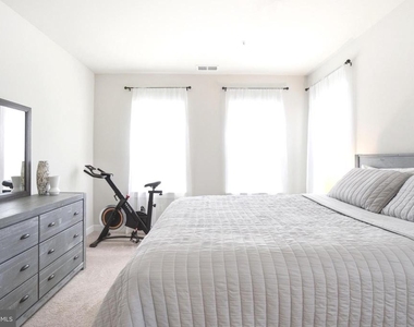 10020 Ruffian Way - Photo Thumbnail 12