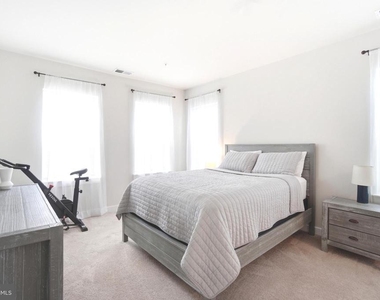 10020 Ruffian Way - Photo Thumbnail 11