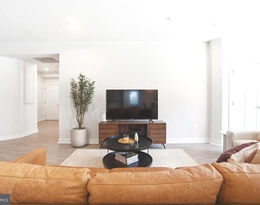 10020 Ruffian Way - Photo Thumbnail 4