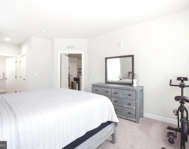 10020 Ruffian Way - Photo Thumbnail 13