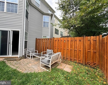605 Tivoli Road - Photo Thumbnail 7