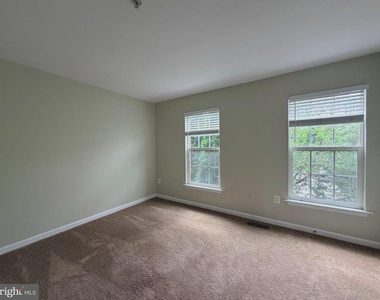 605 Tivoli Road - Photo Thumbnail 8