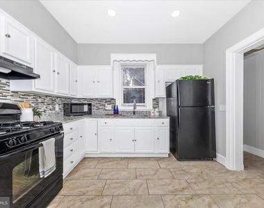 2905 Goodwood Road - Photo Thumbnail 12