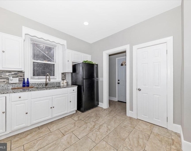 2905 Goodwood Road - Photo Thumbnail 14