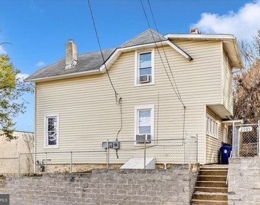 2905 Goodwood Road - Photo Thumbnail 1
