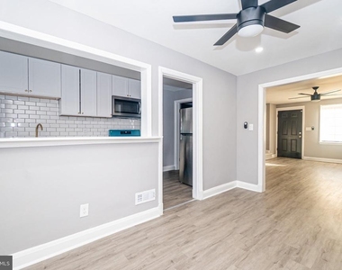 3519 Kentucky Avenue - Photo Thumbnail 6