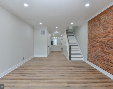 420 E 28th Street - Photo Thumbnail 2